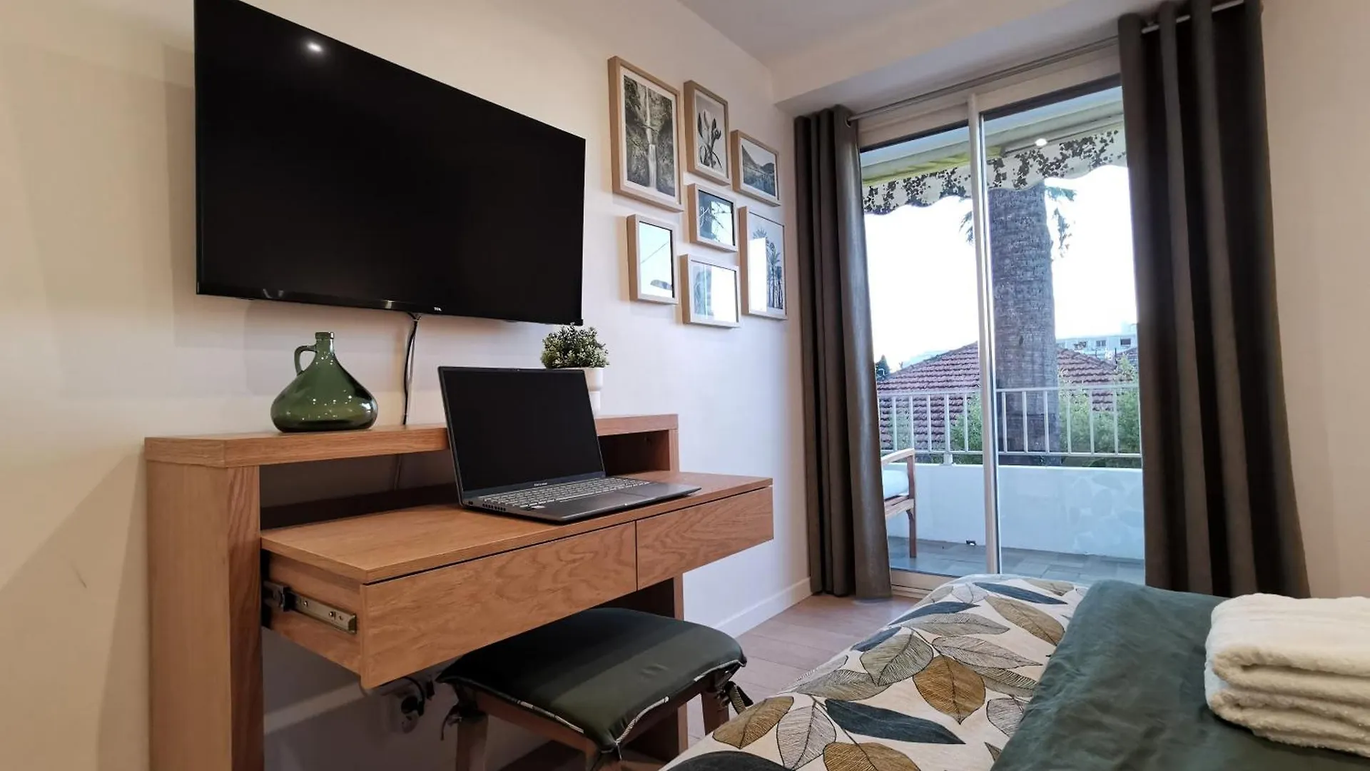 Apartment Le Chester Appartement 3 Pieces Cannes Proche Croisette Bord De Mer