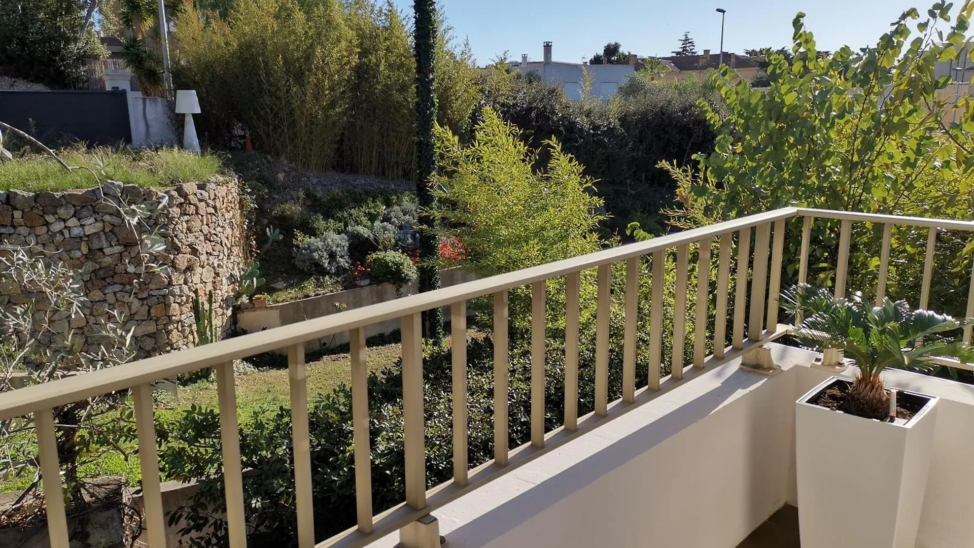 Apartment Le Chester Appartement 3 Pieces Cannes Proche Croisette Bord De Mer France